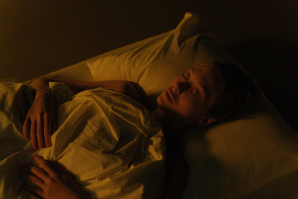 Decoding New Research: The Golden Hour for Falling Asleep