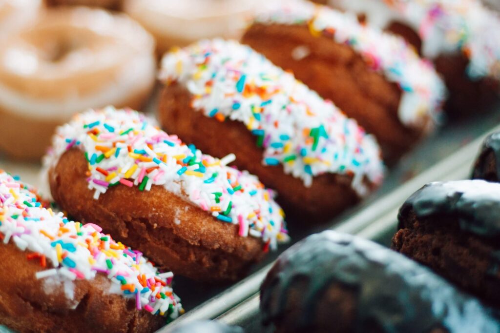 7 Food Hacks to Tackle Mid-work Cravings
